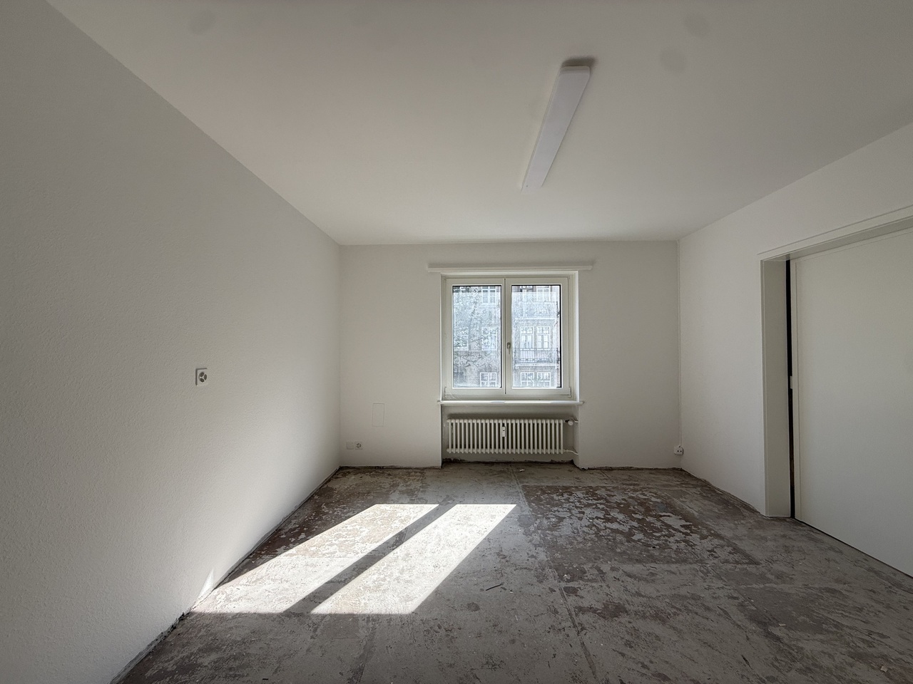 60m² office