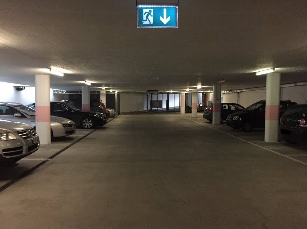 Underground slot, Foto 1 von 2