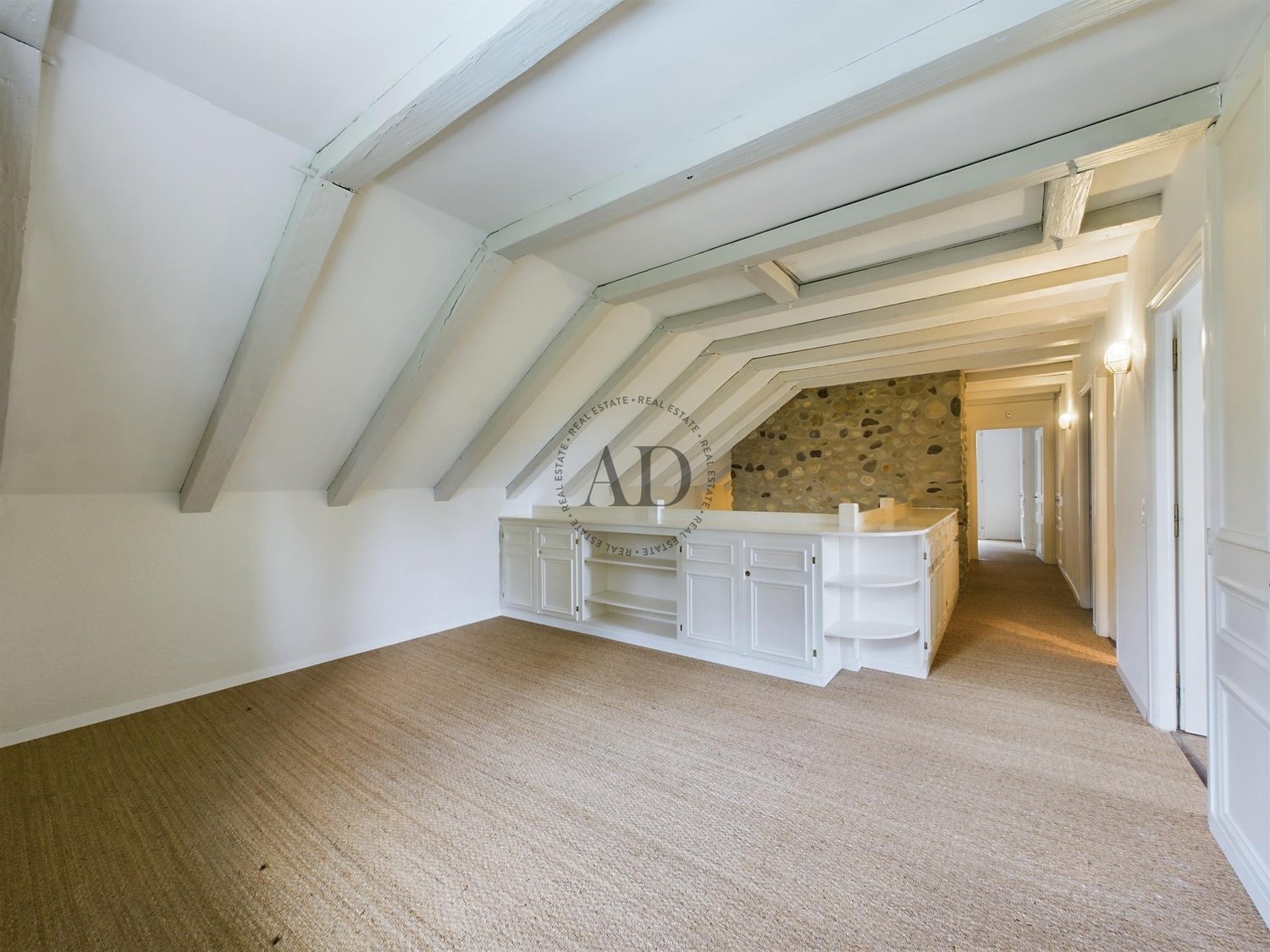 10 Zimmer Einfamilienhaus