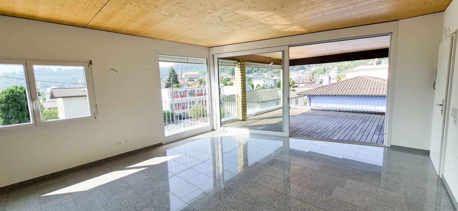 2-Zimmer-Attikawohnung, Foto 1 von 10