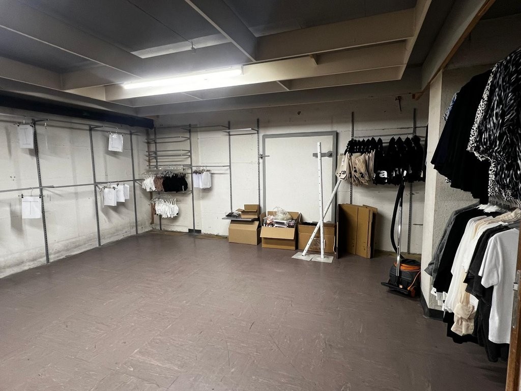 133m² shop, Foto 6 von 10