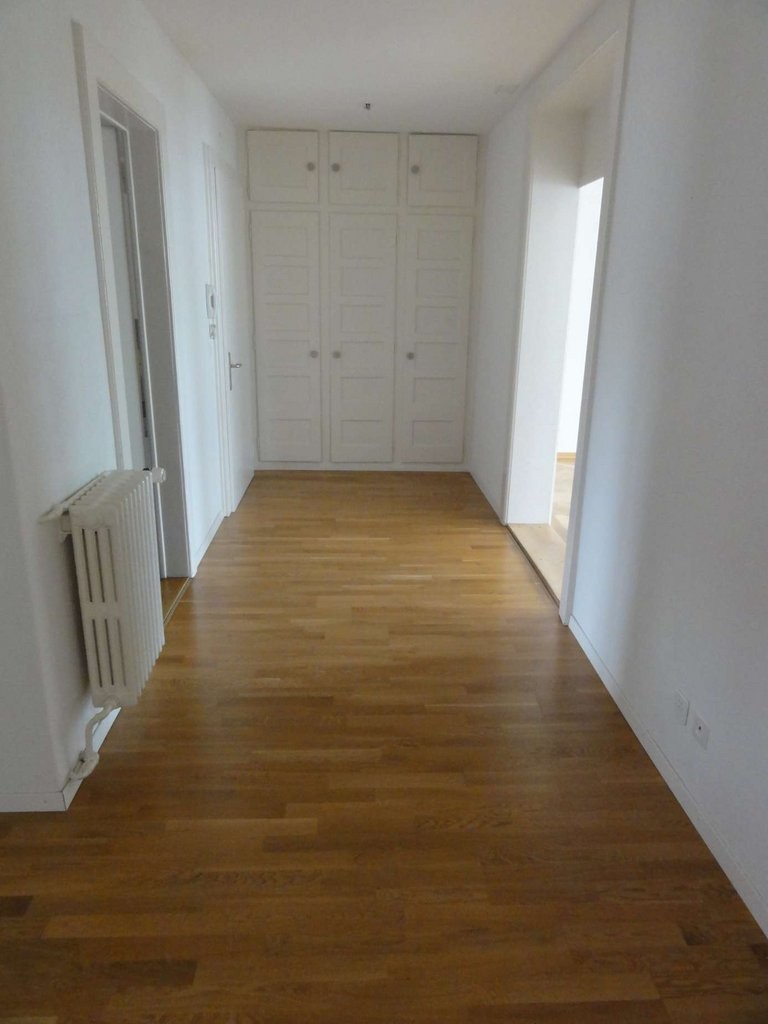 5 rooms apartment