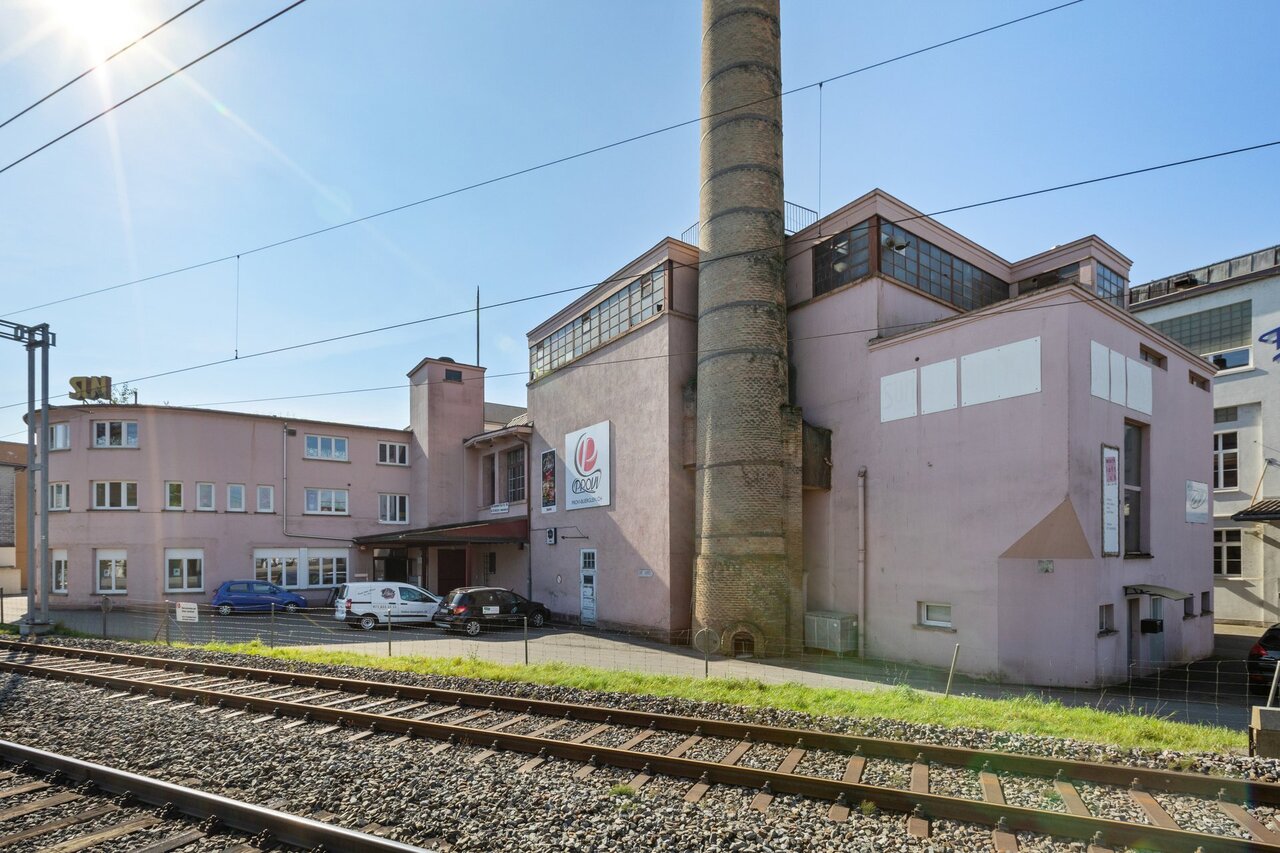 250m² commercial
