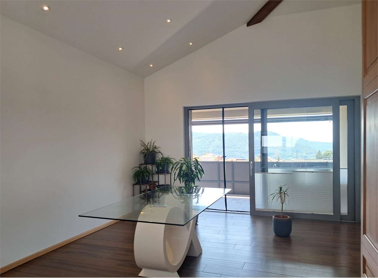 4-Zimmer-Dachwohnung, Foto 3 von 10