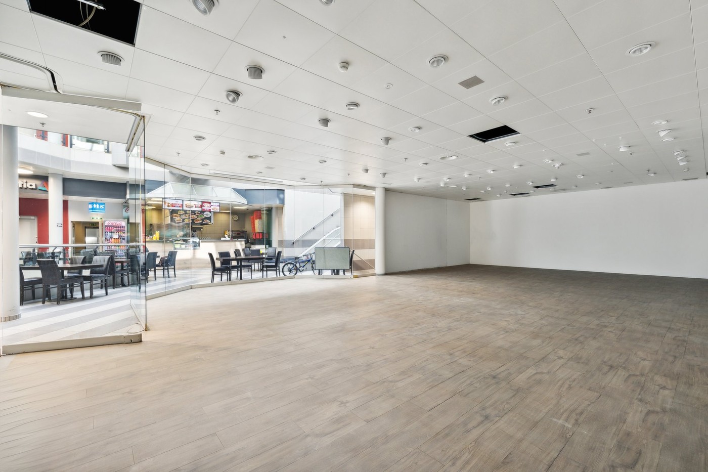 120m² shop, Foto 2 von 10