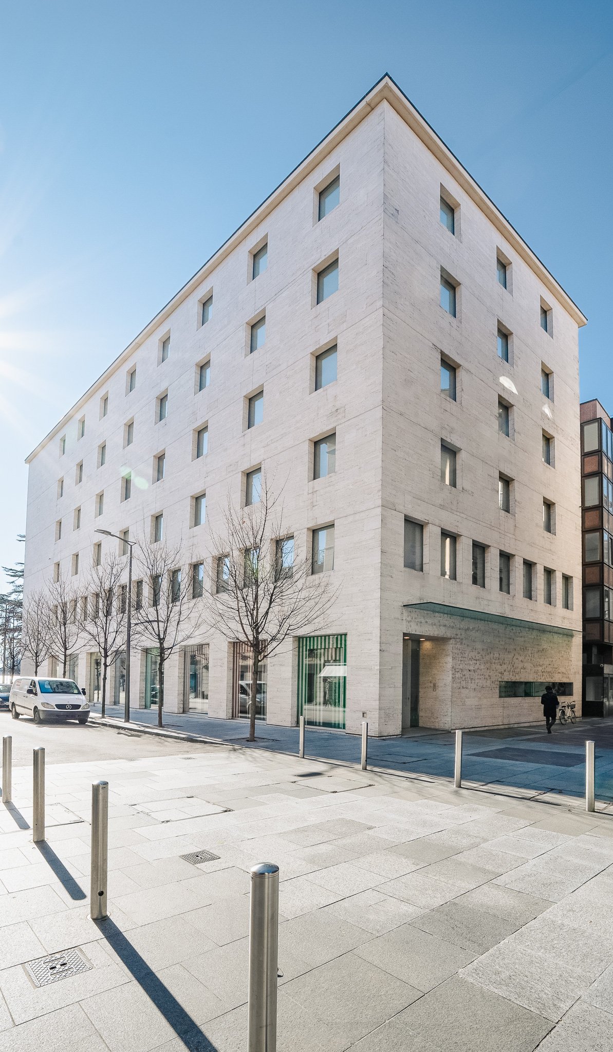 77m² Laden