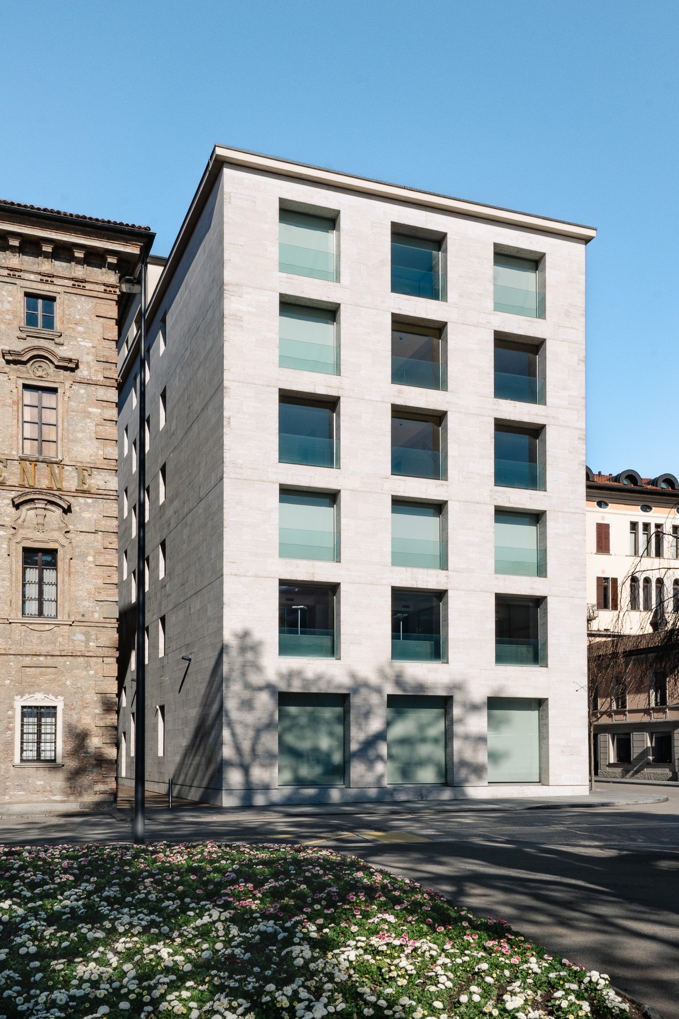 77m² Laden