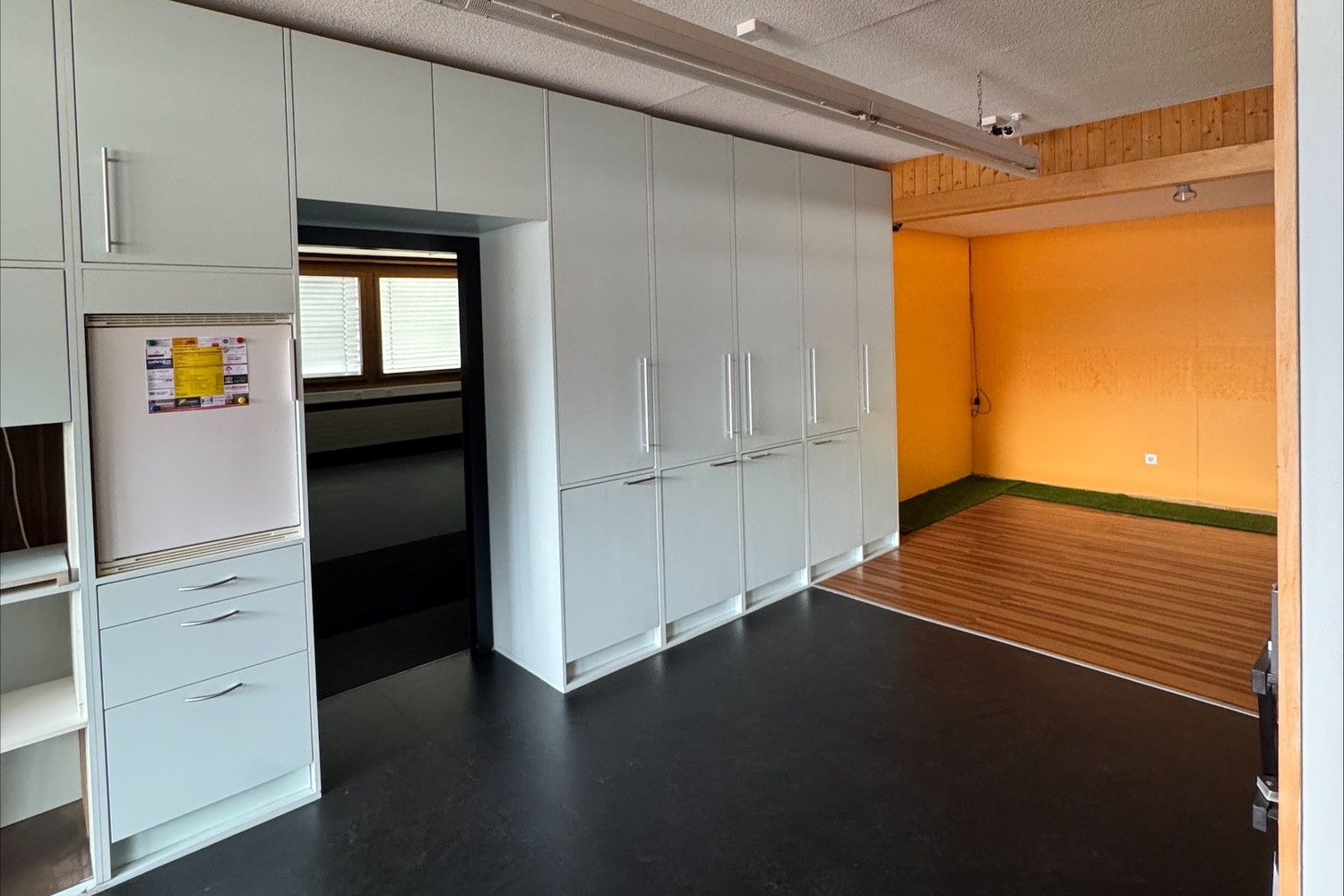 205m² commercial