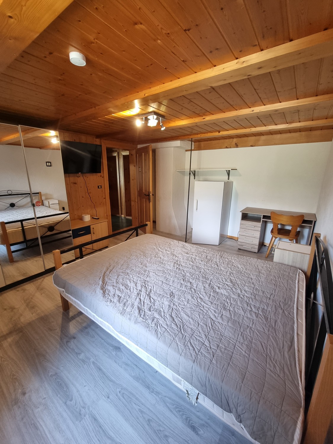 Room in a shared flat, Foto 1 von 5