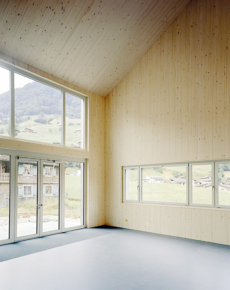 320m² office