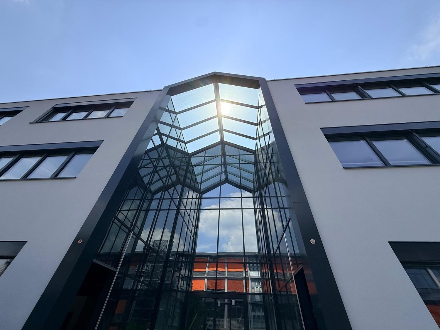 488m² Labor