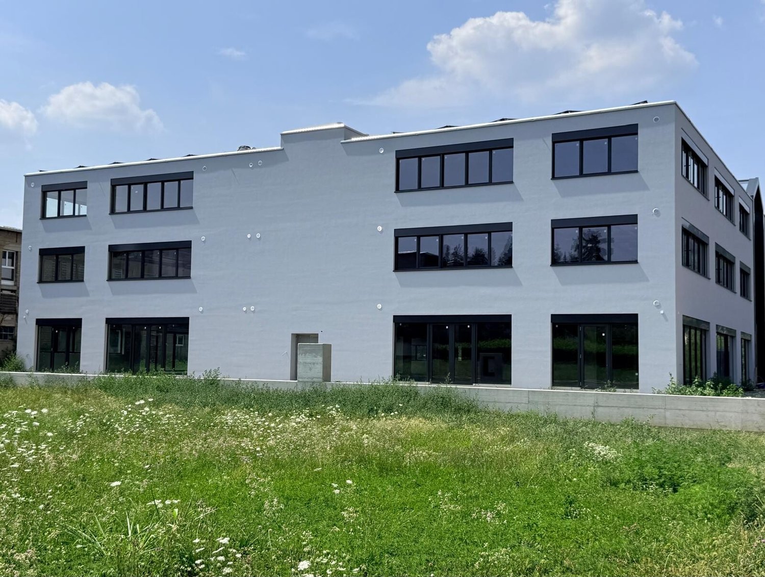 488m² Labor