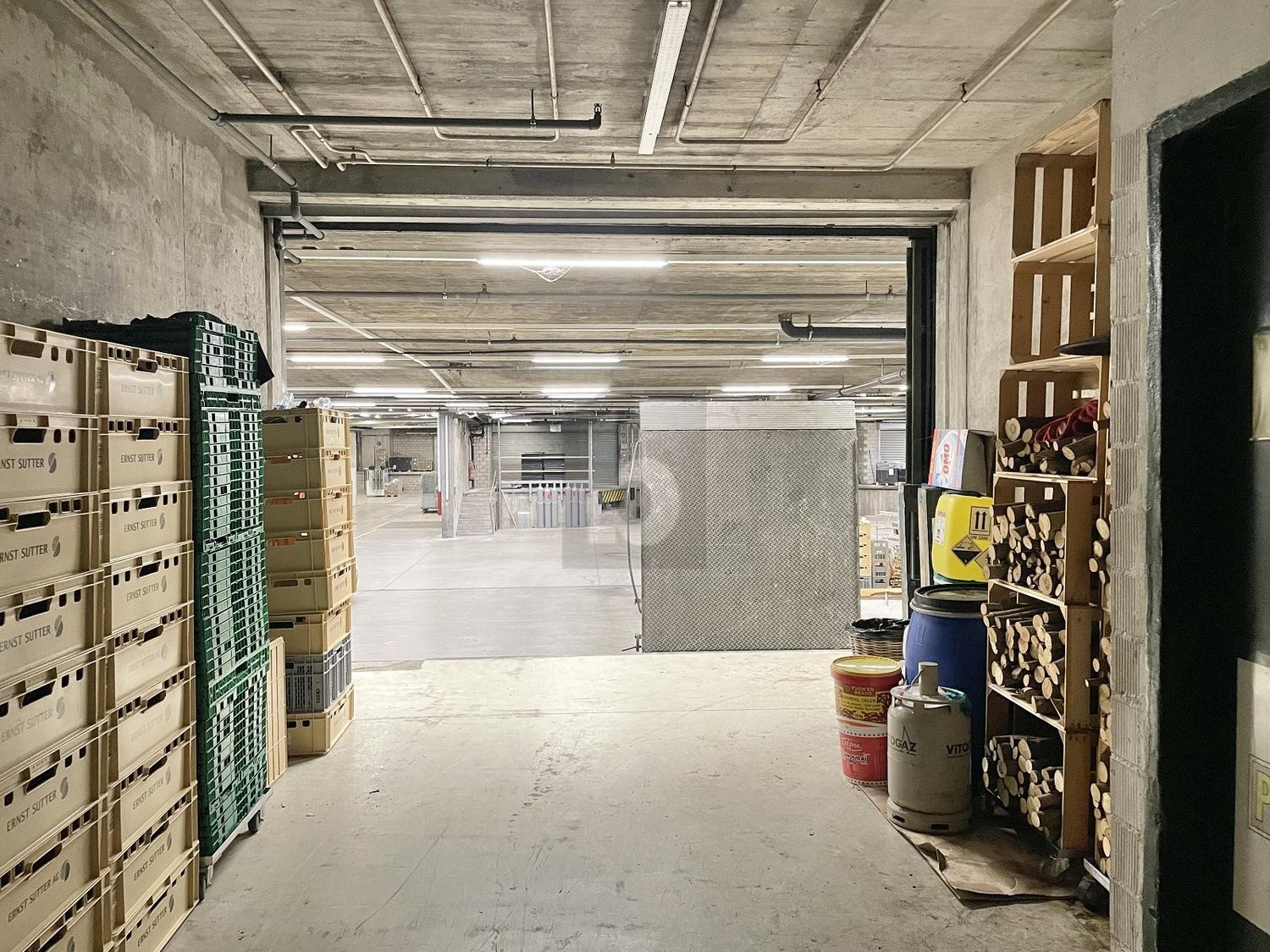 490m² storage room, Foto 2 von 4
