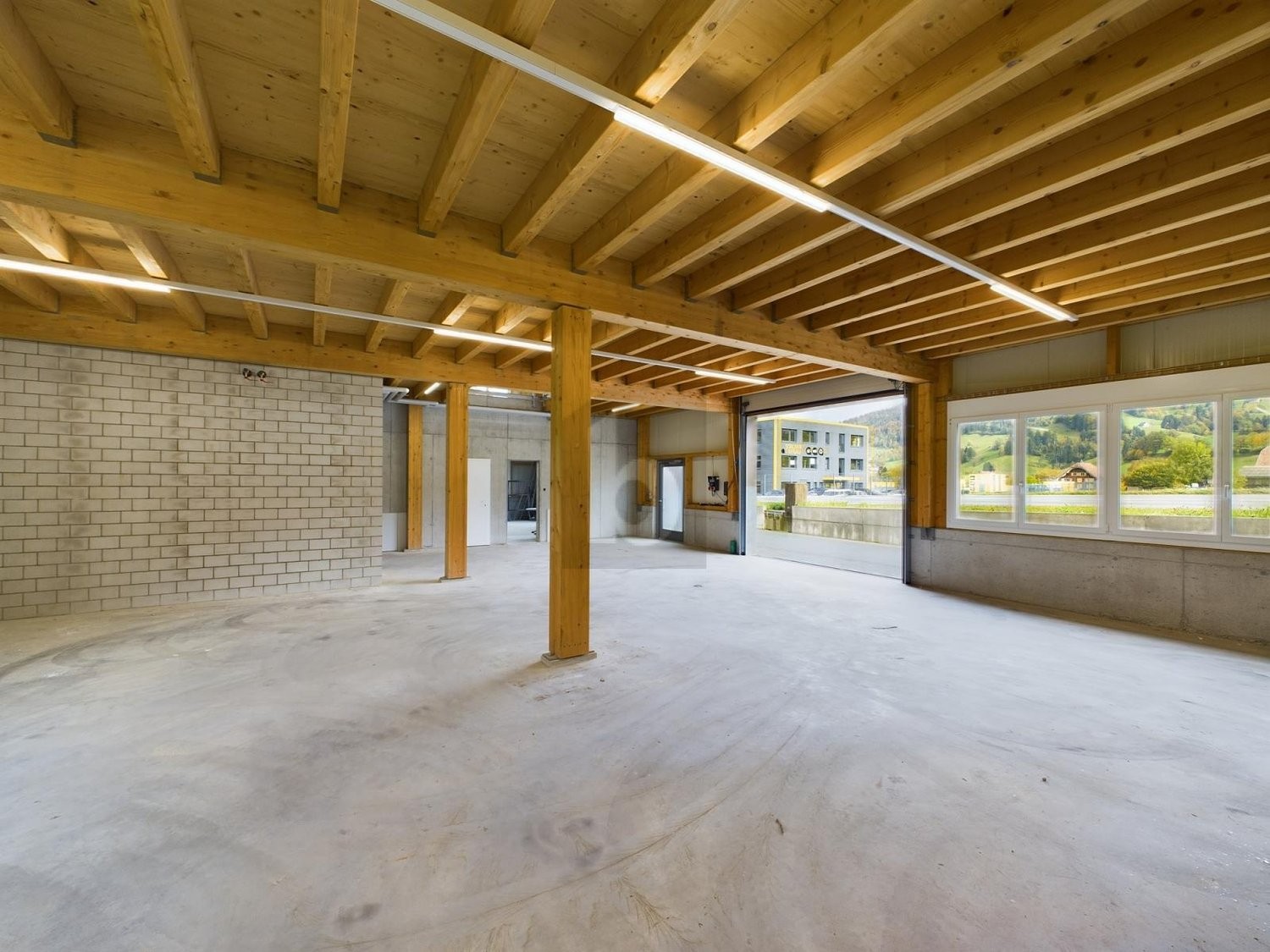 495m² industrial object