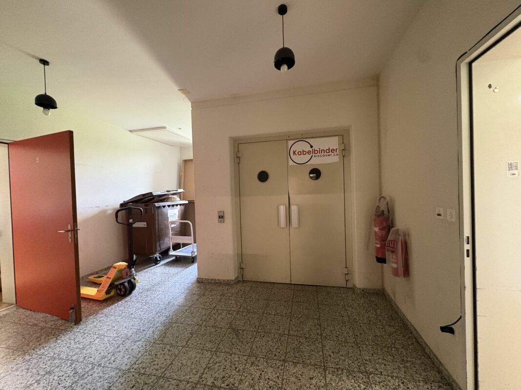660m² commercial