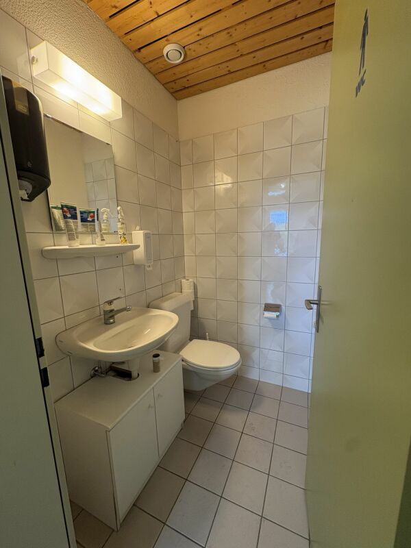 660m² commercial