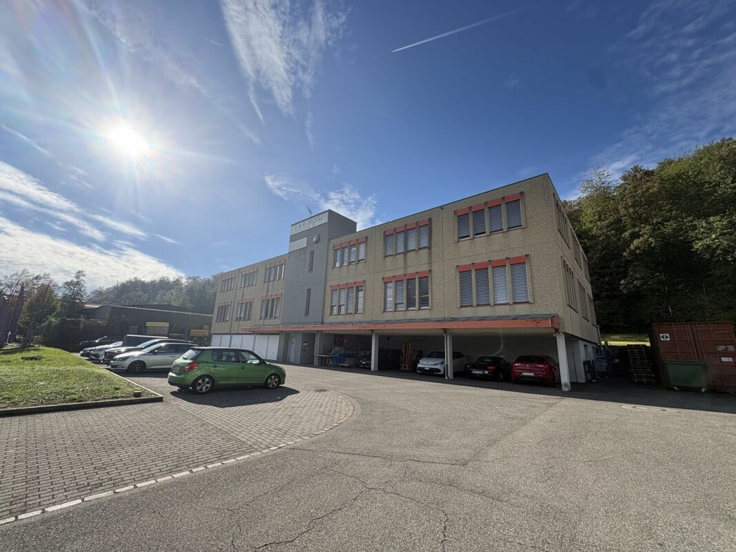 660m² commercial