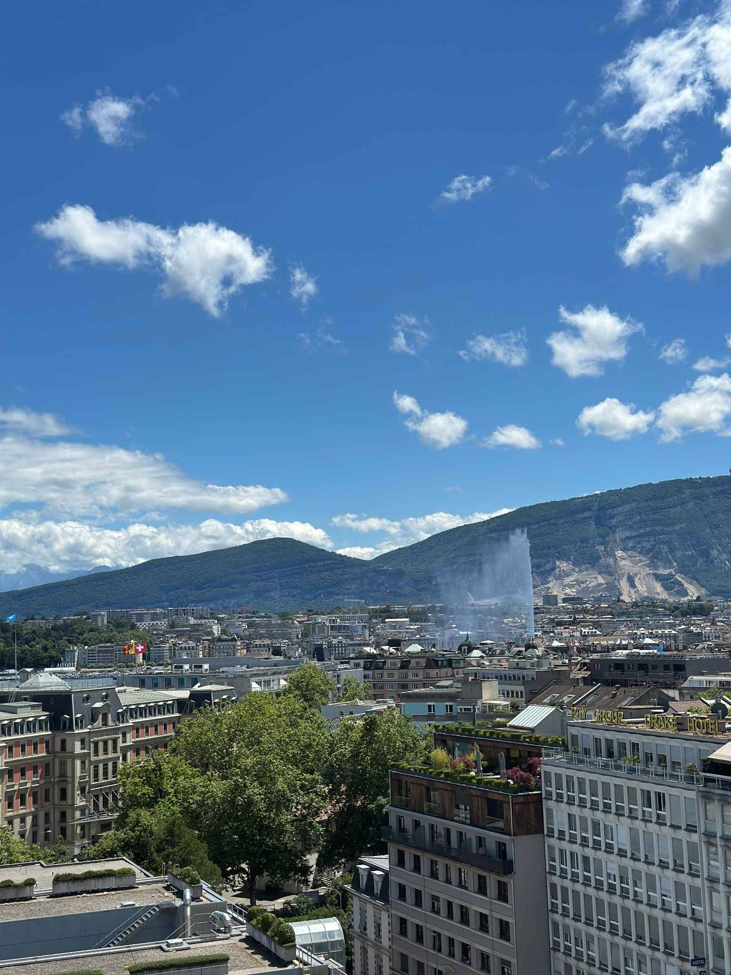 289m² Büro, Foto 2 von 9