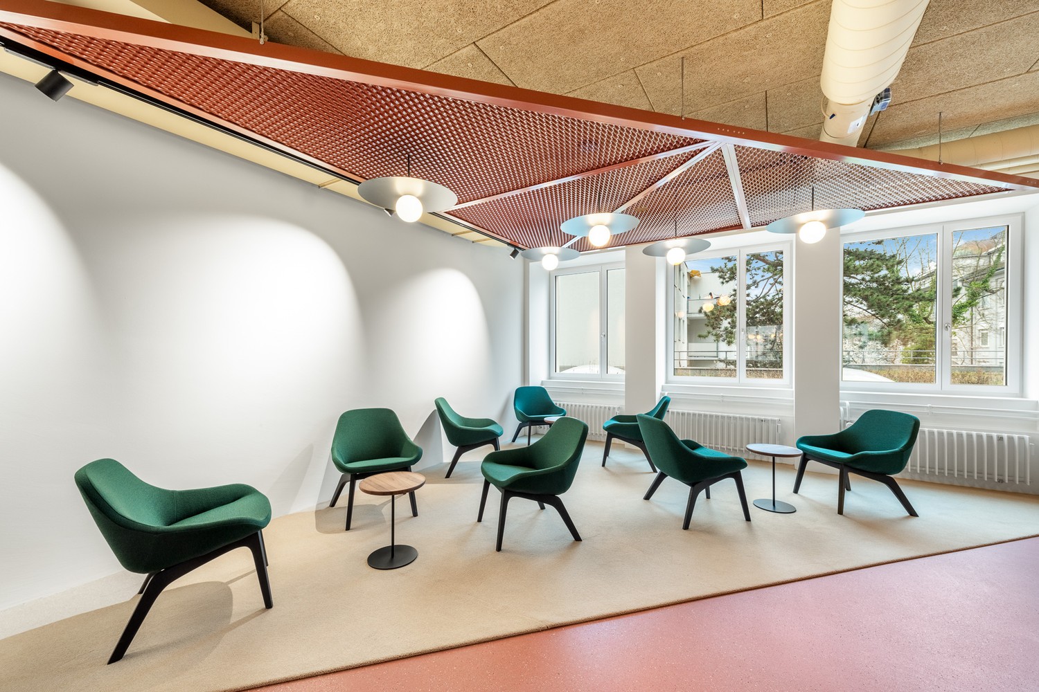 98m² commercial