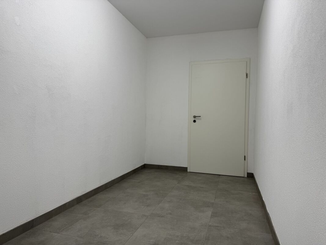 156m² Büro, Foto 7 von 10