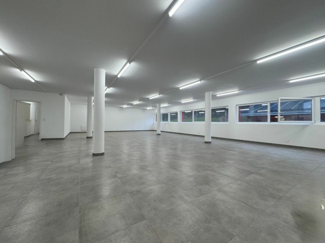 156m² Büro, Foto 2 von 10