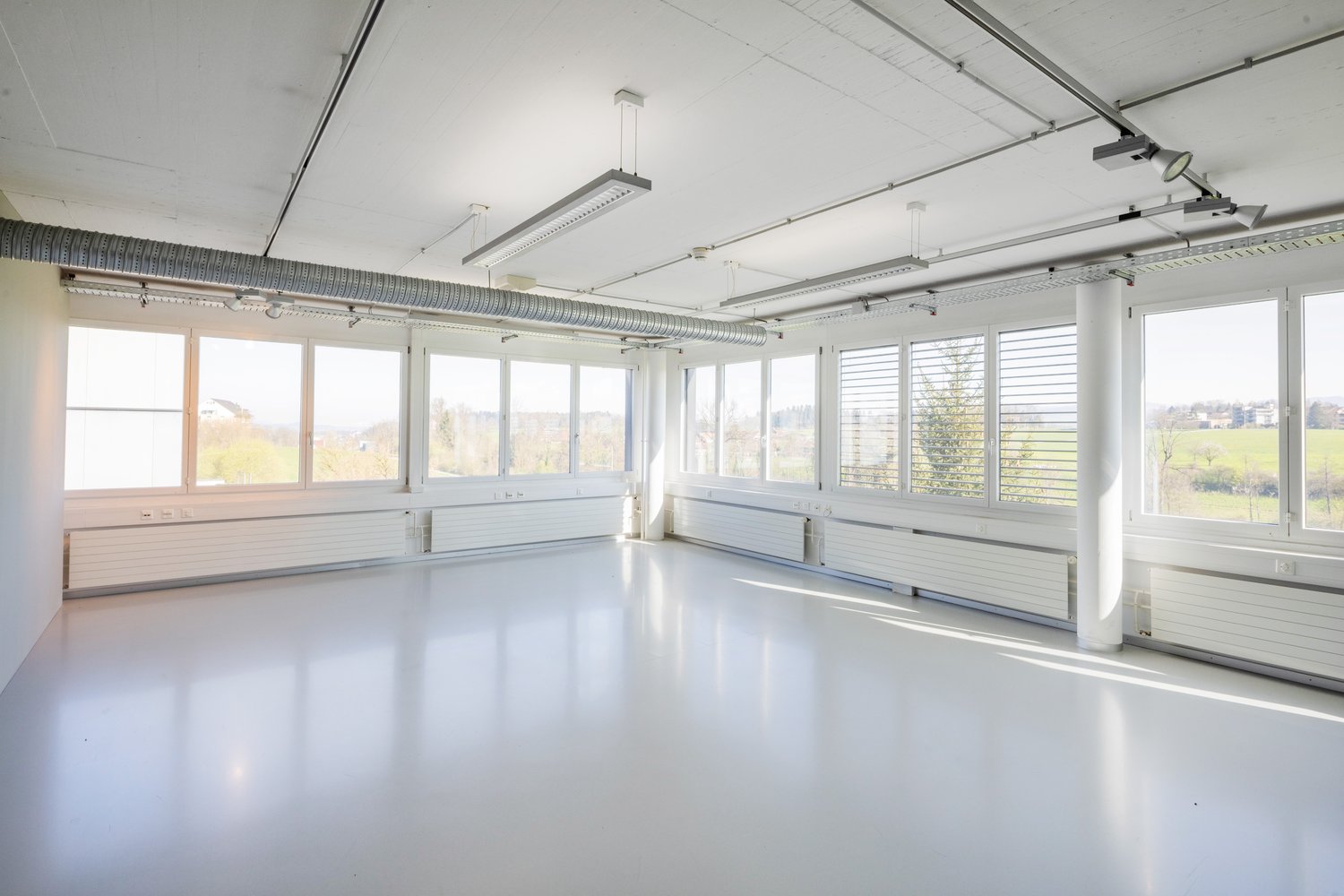 55m² office