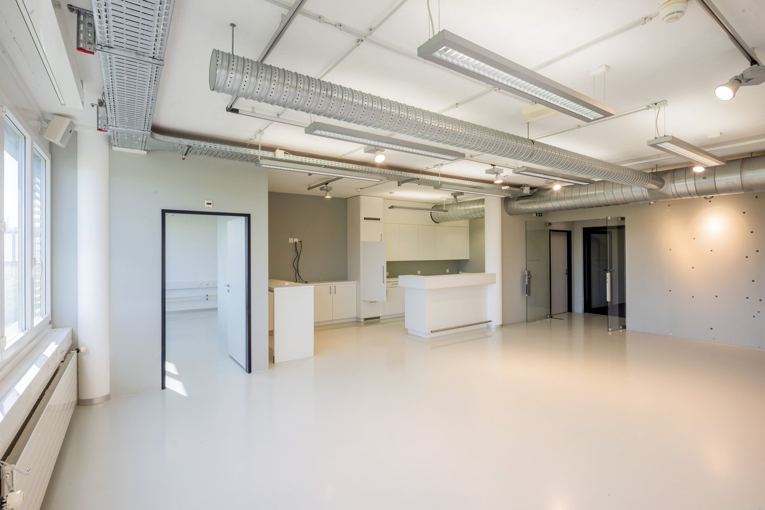 55m² office