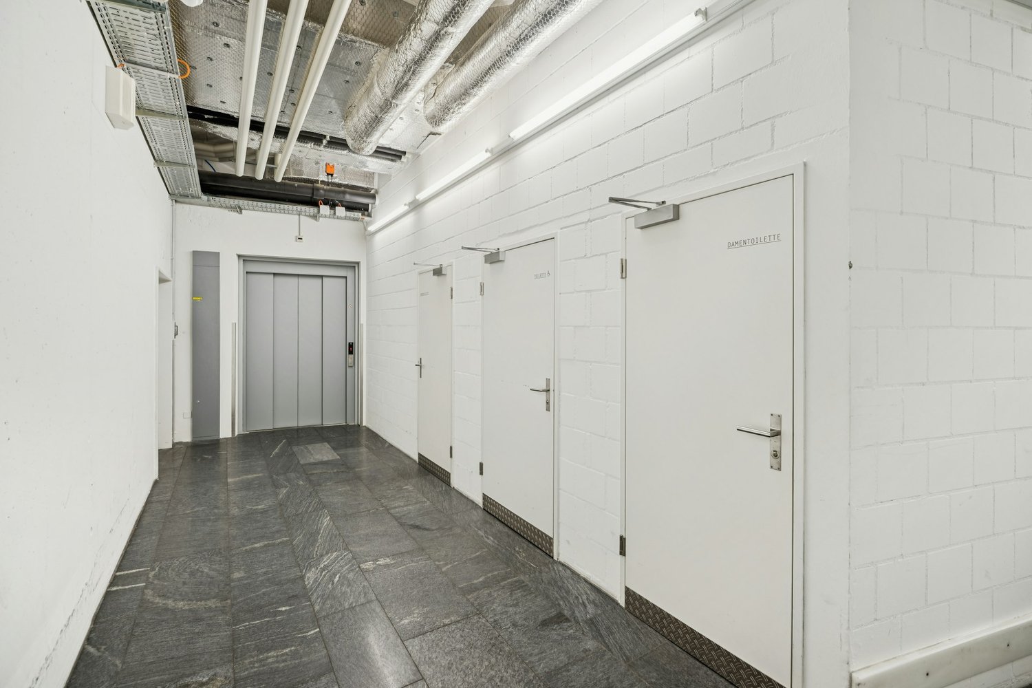 170m² commerciale