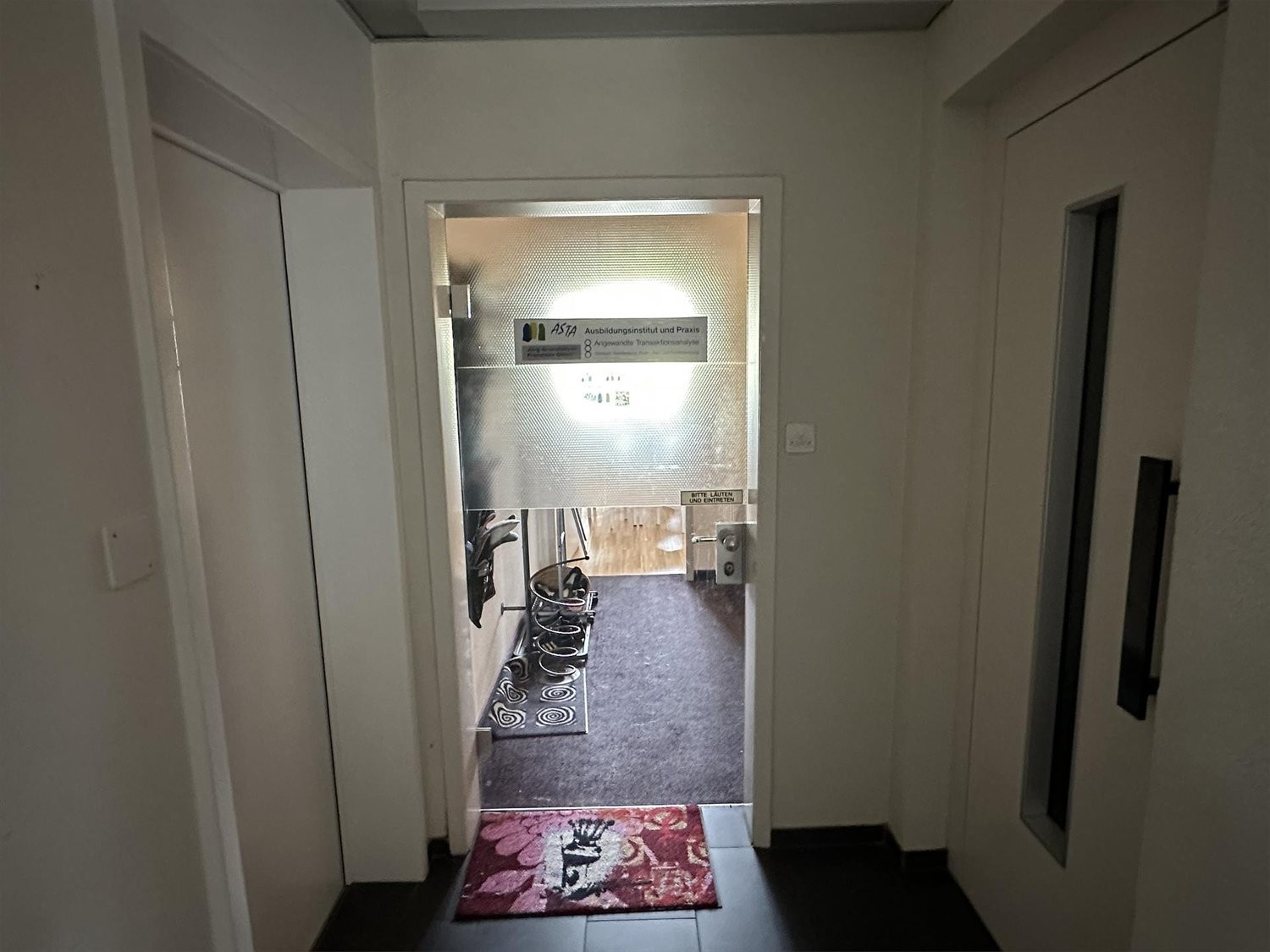 70m² office