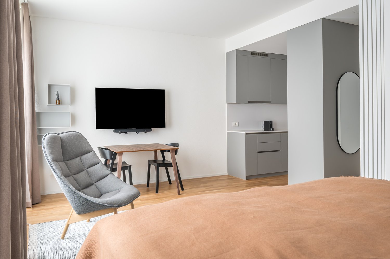 2 ½ rooms furnished flat (6)