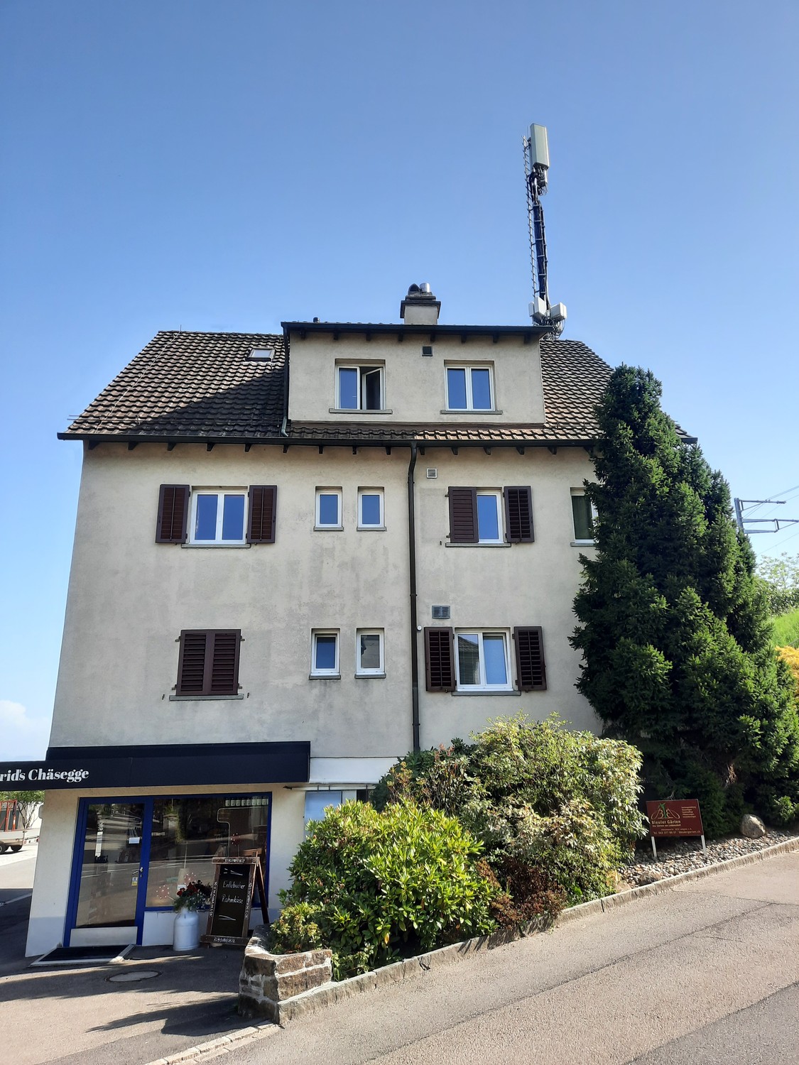 Magasin de 140m², photo 2 sur 2