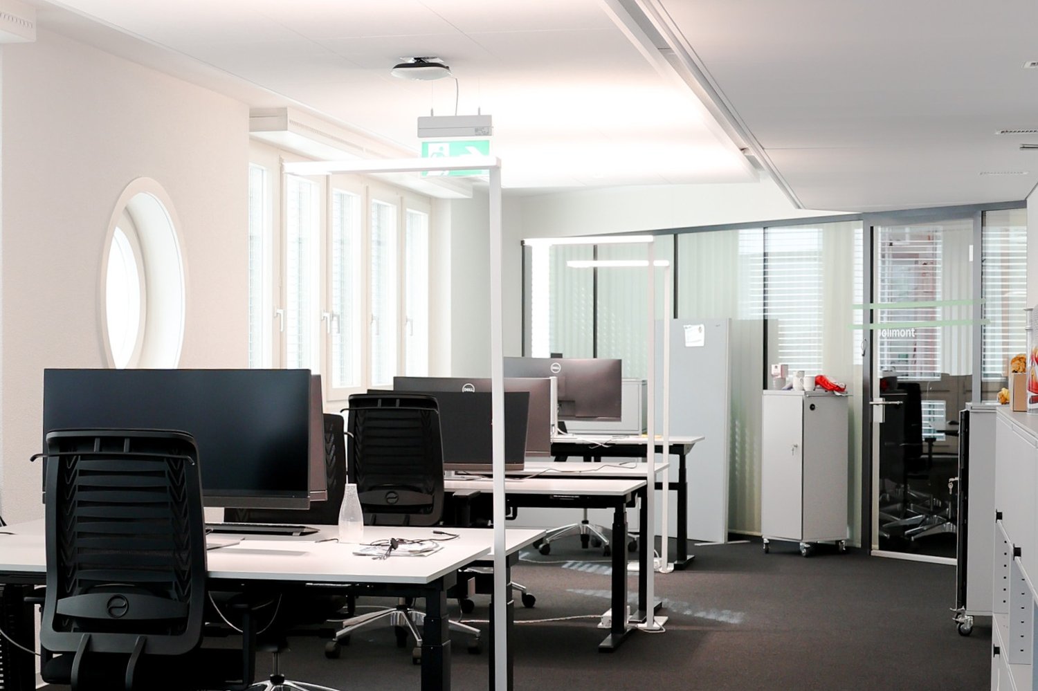 Bureau de 1586m², photo 2 sur 10