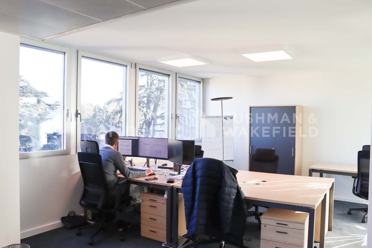 154m² office