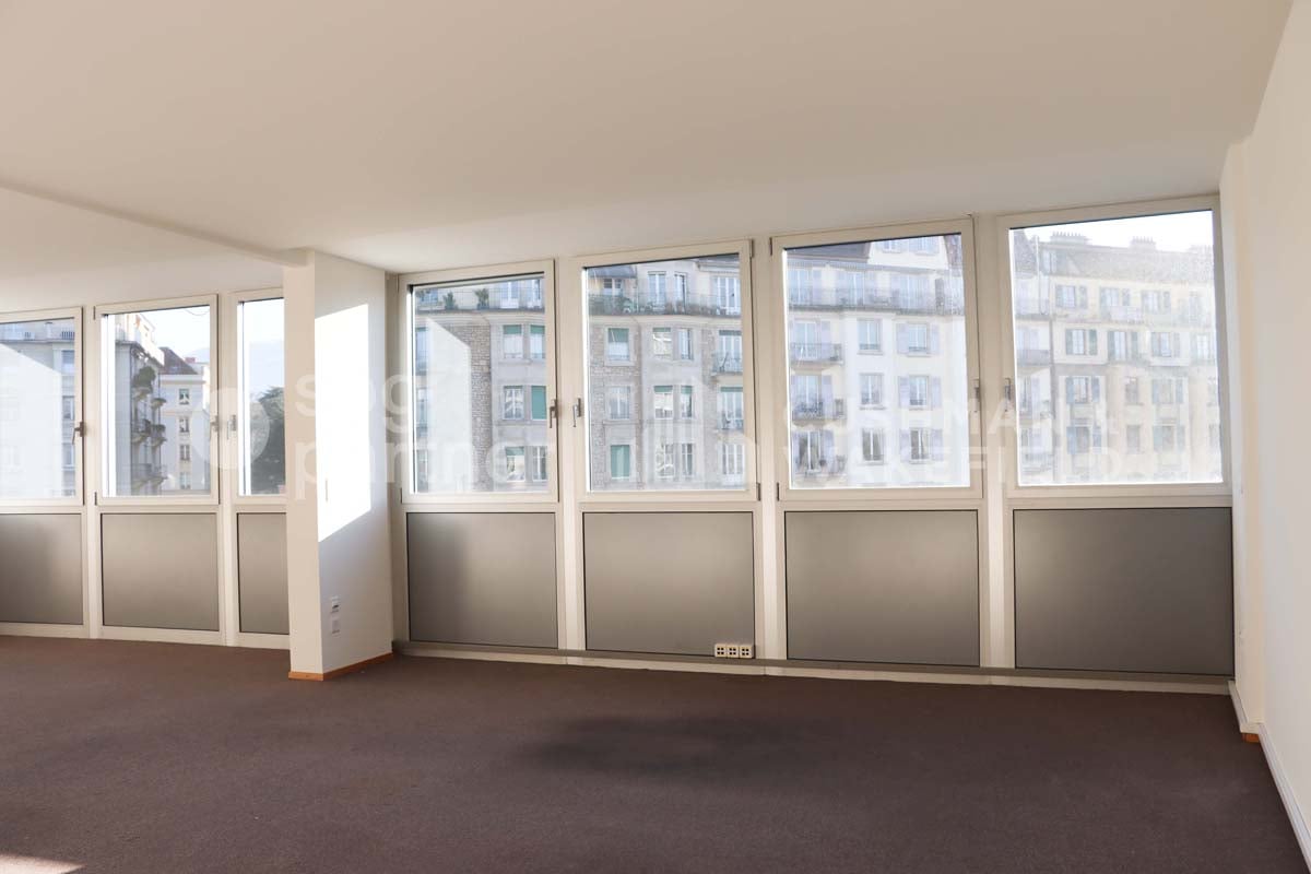 154m² office