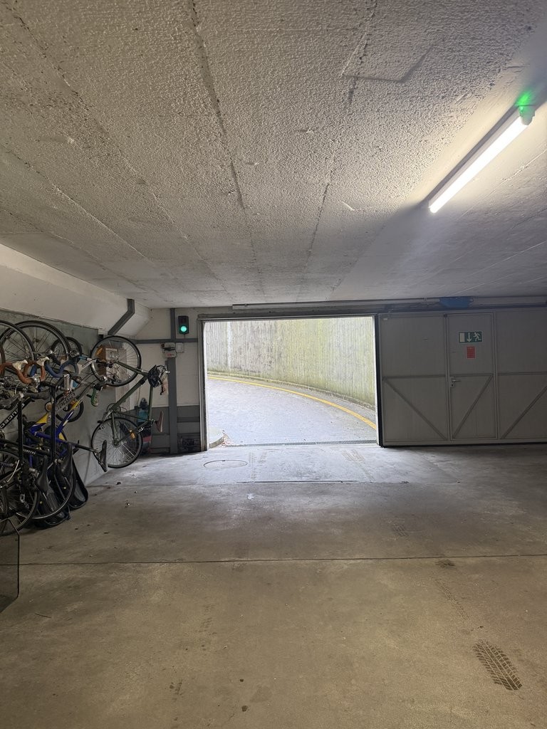 Emplacement de parking souterrain, photo 2 sur 3