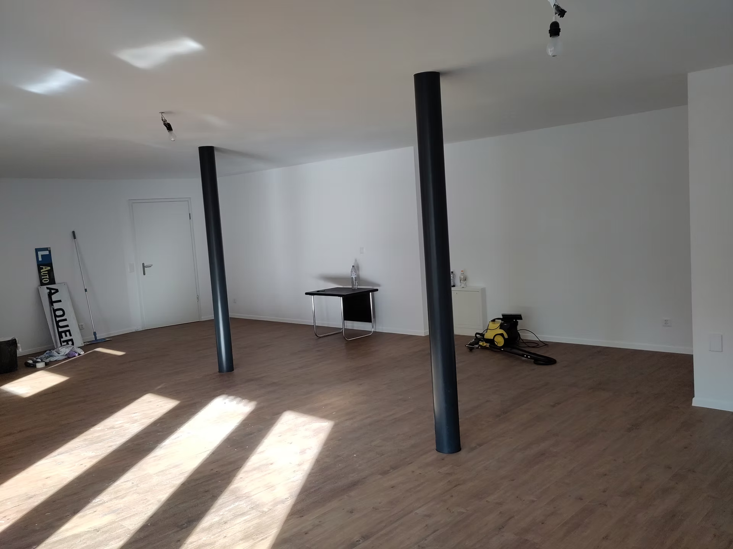 Commercial, Foto 2 von 6