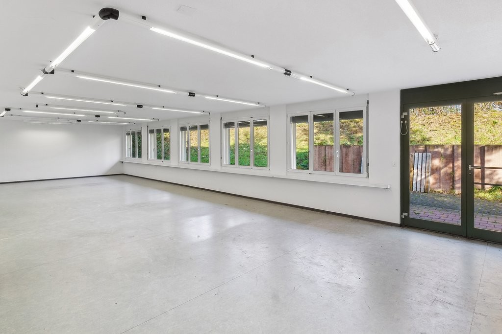 175m² commercial