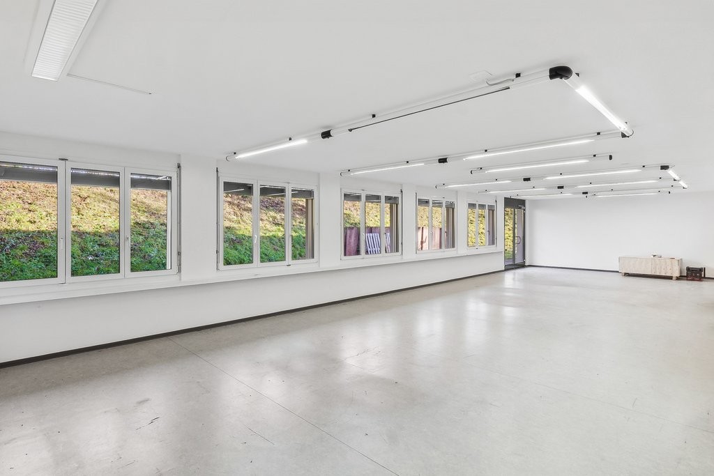 175m² commercial