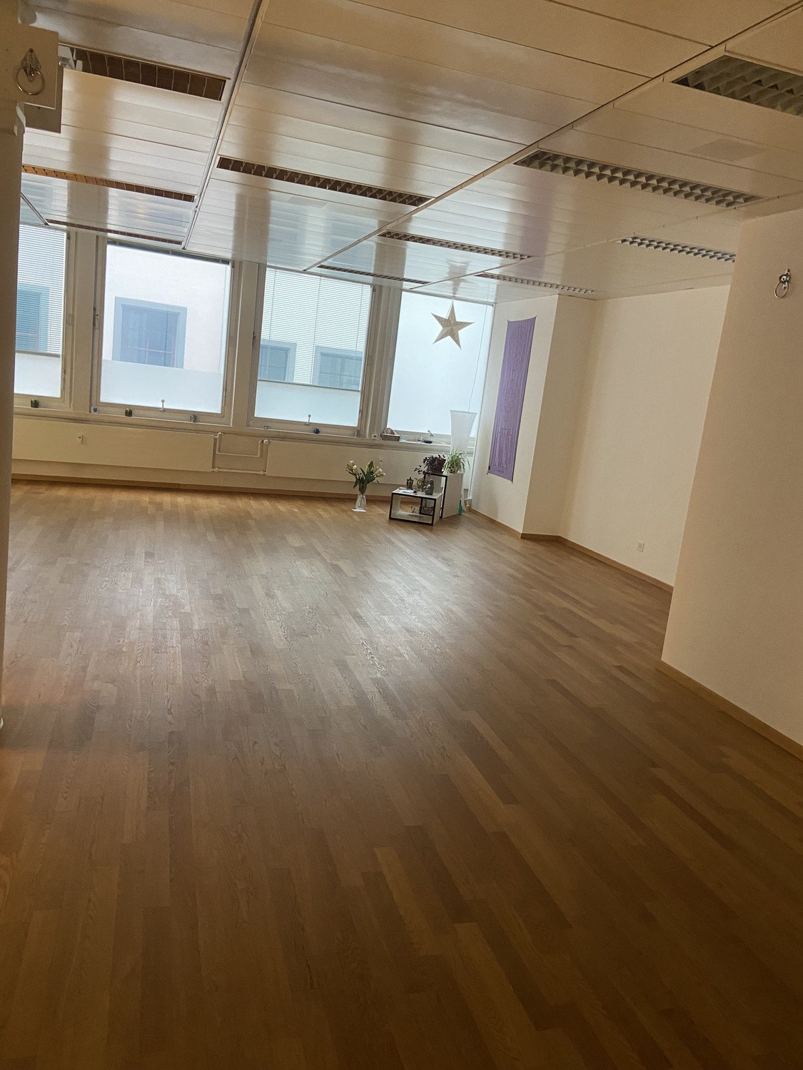 60m² commercial
