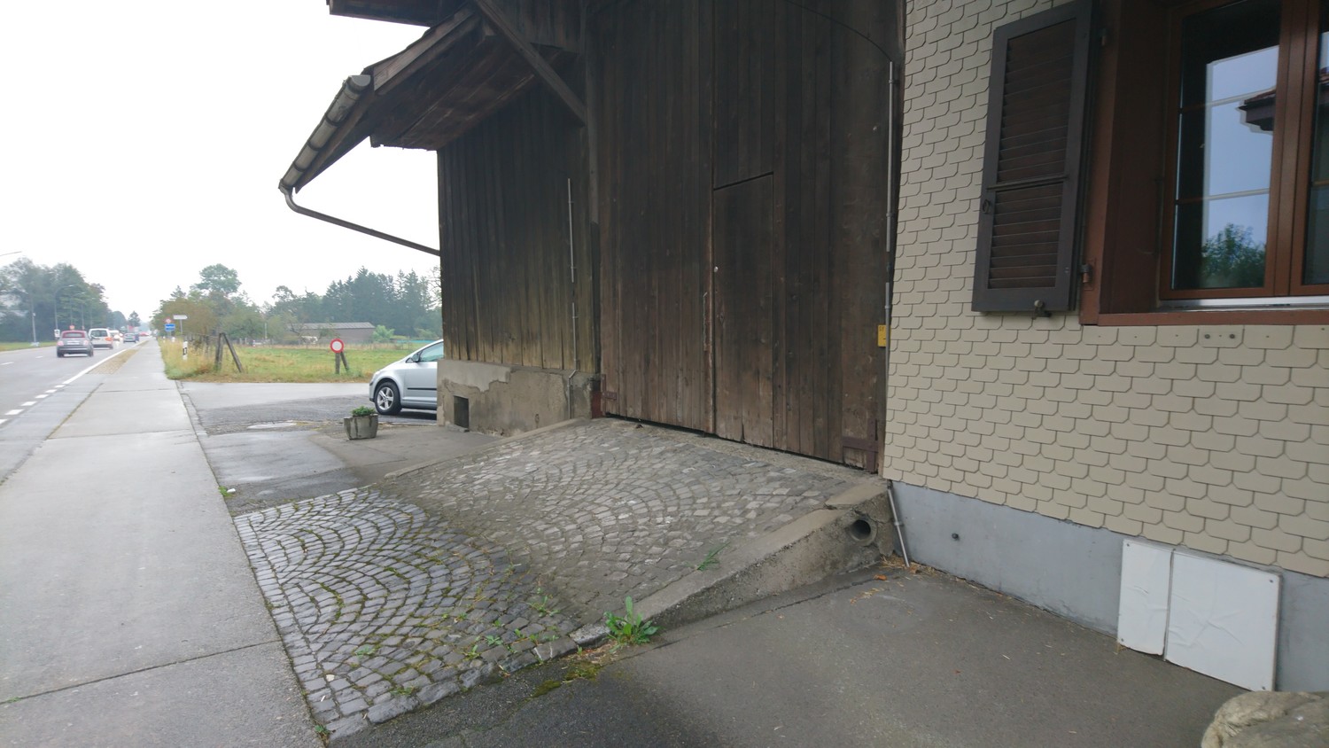 95m² commercial