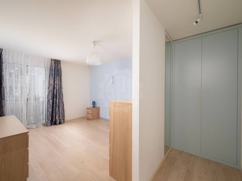 7 rooms apartment