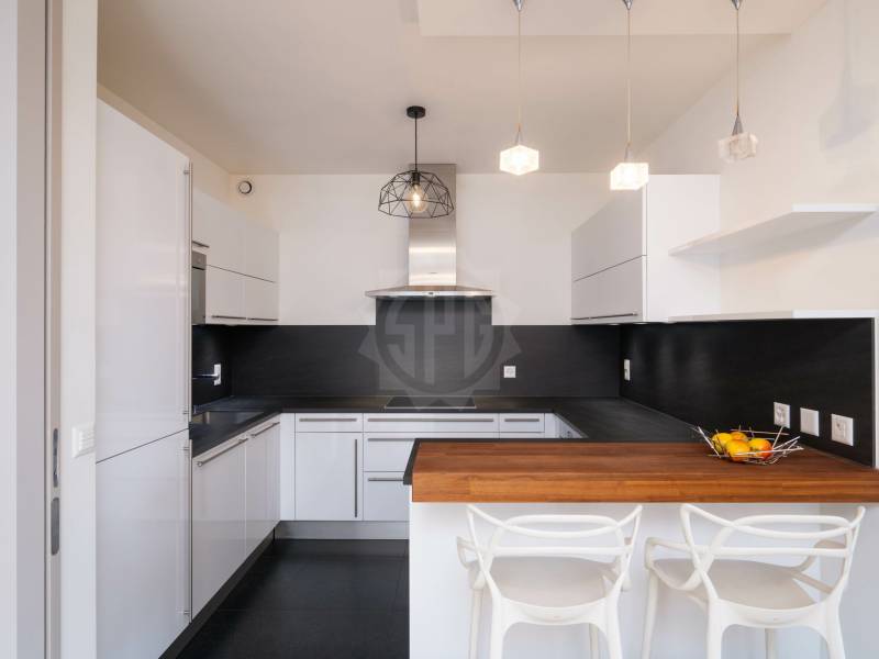 7 rooms apartment