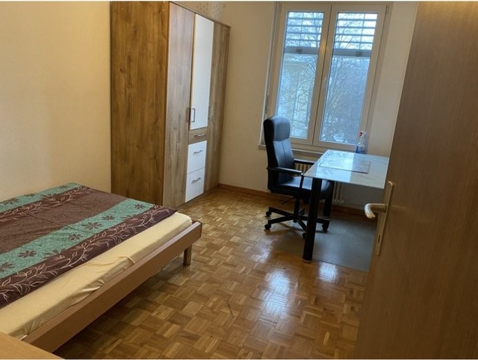 Chambre dans un appartement partagé
