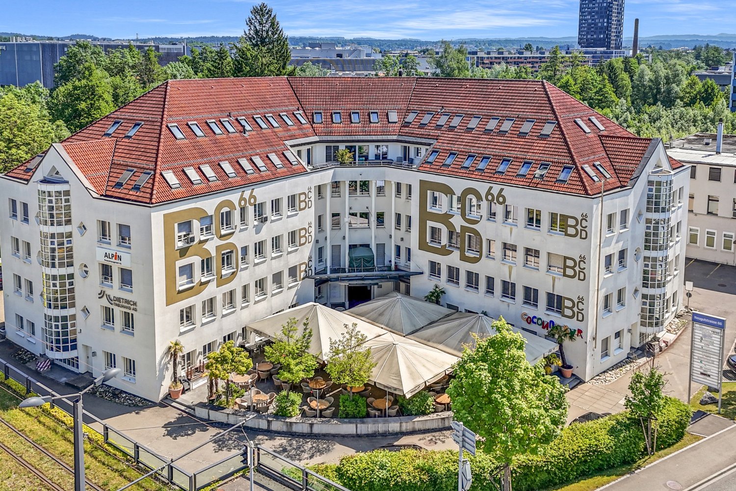 345m² commercial