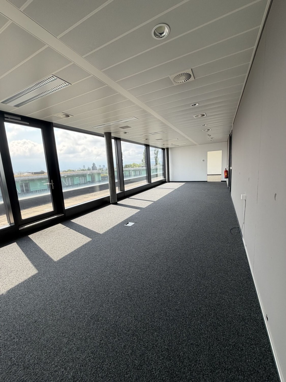 Ufficio, foto 1 di 4