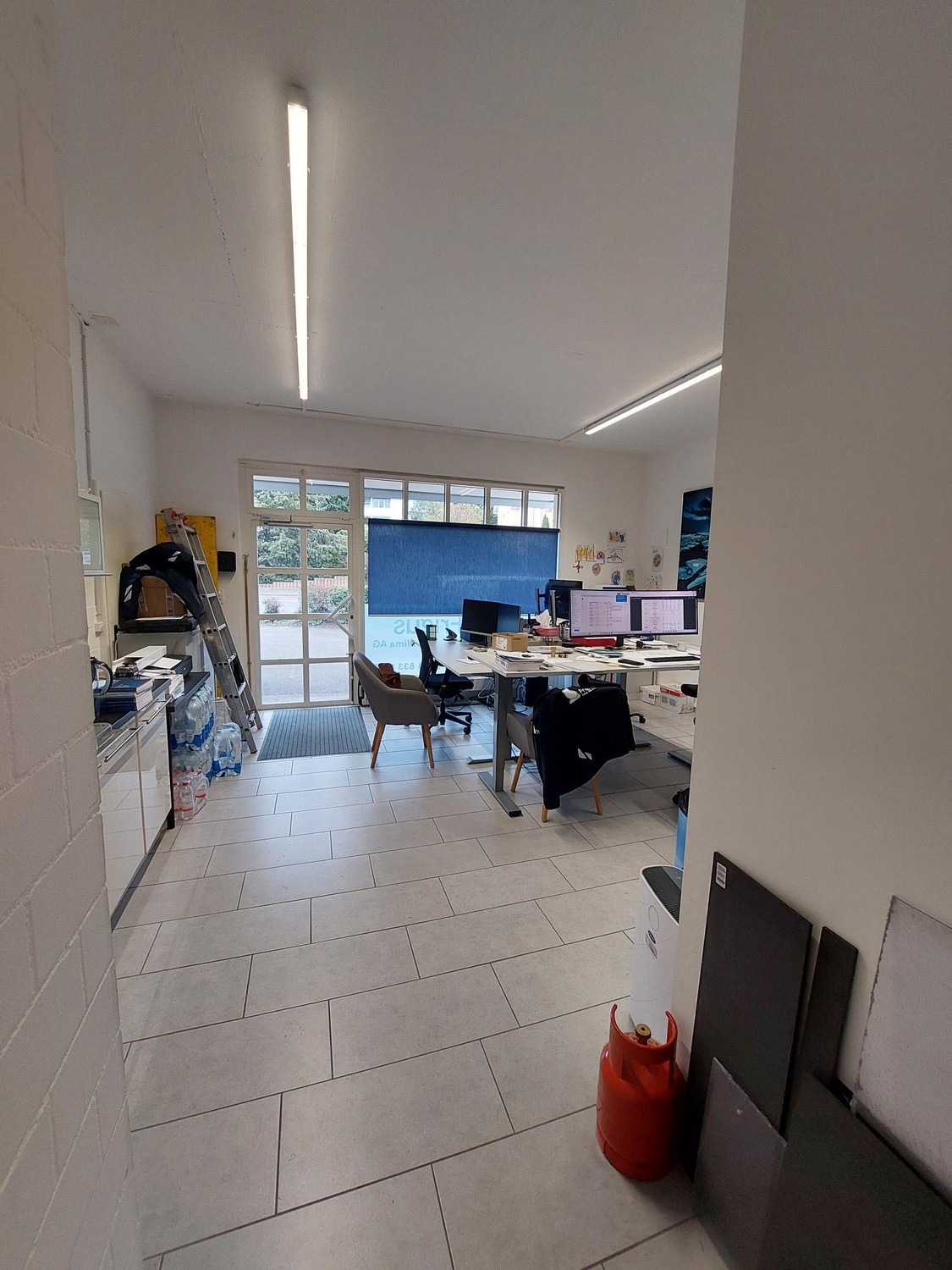60m² commercial