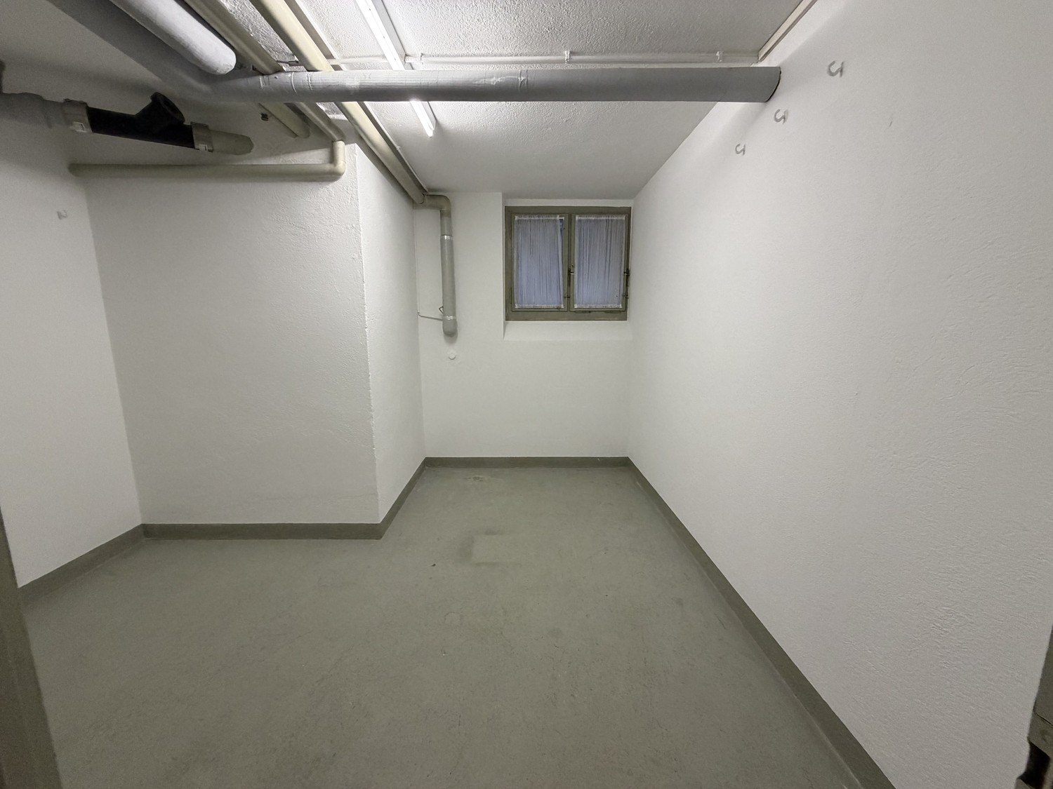 10-10m² commercial