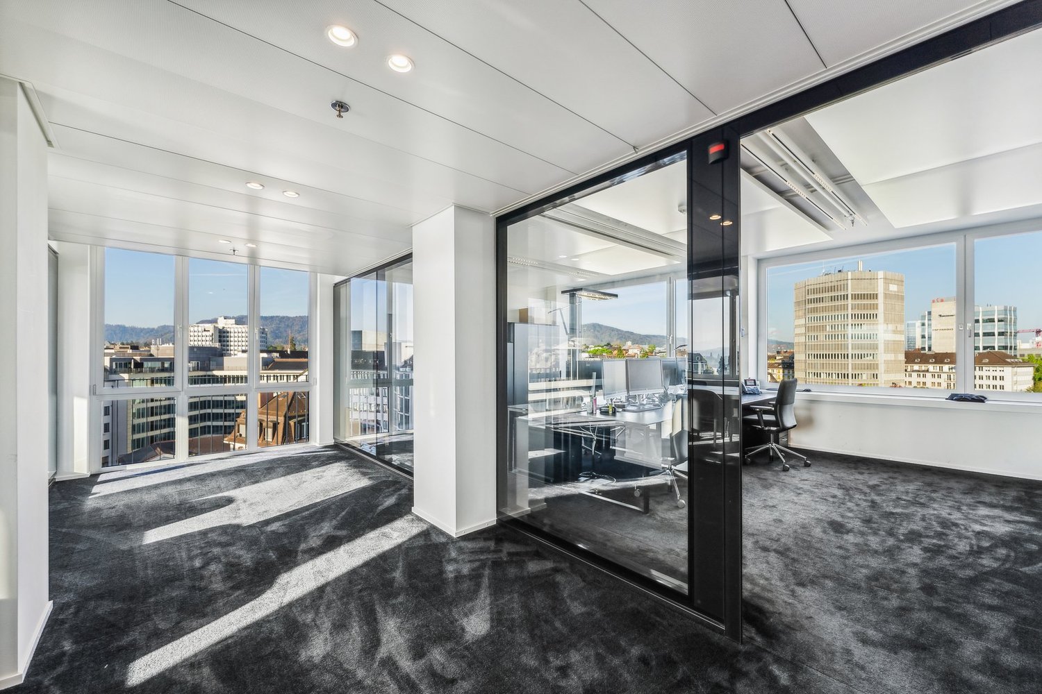 550m² office, photo 2 of 9