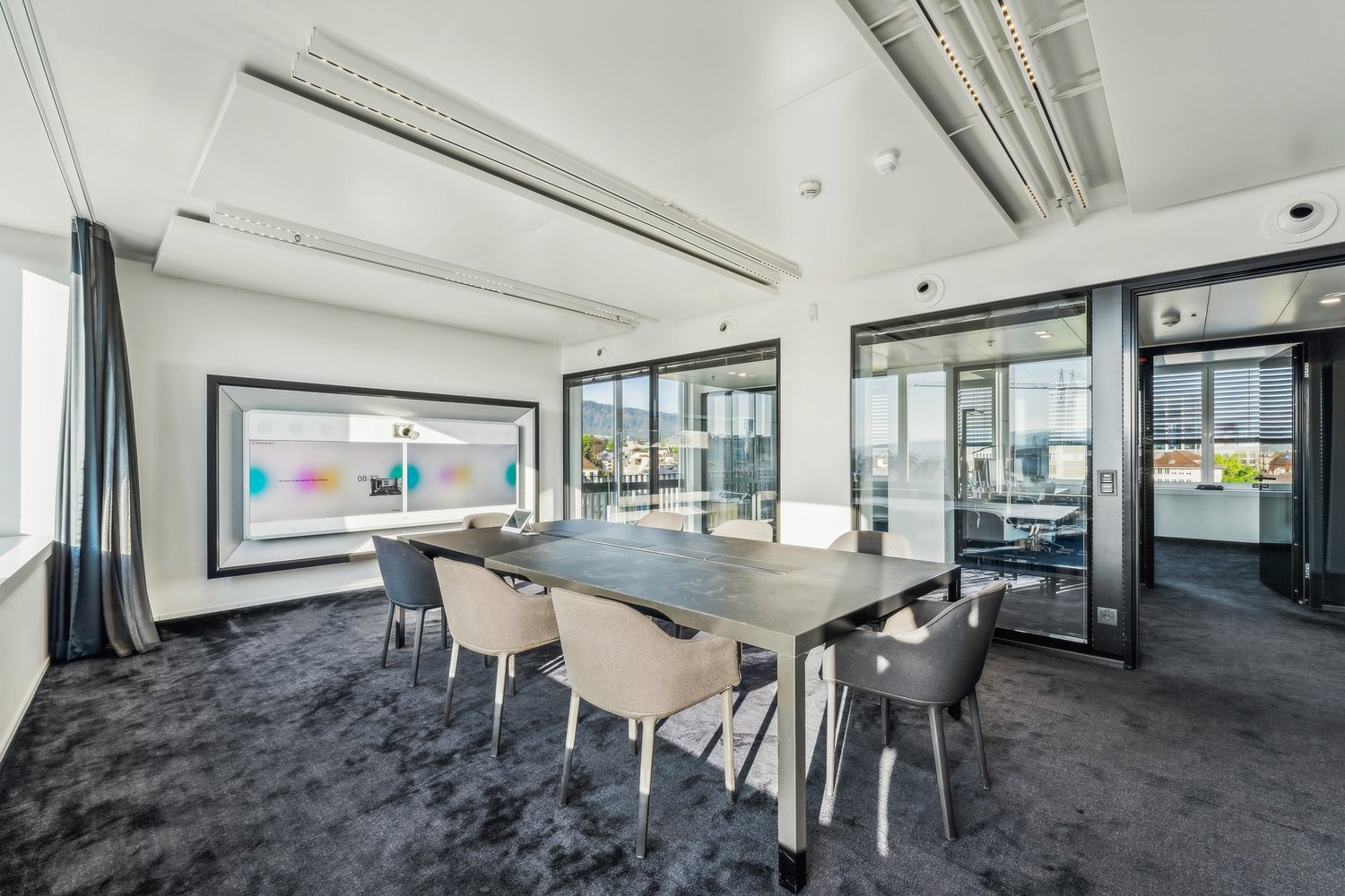 550m² office, photo 6 of 9