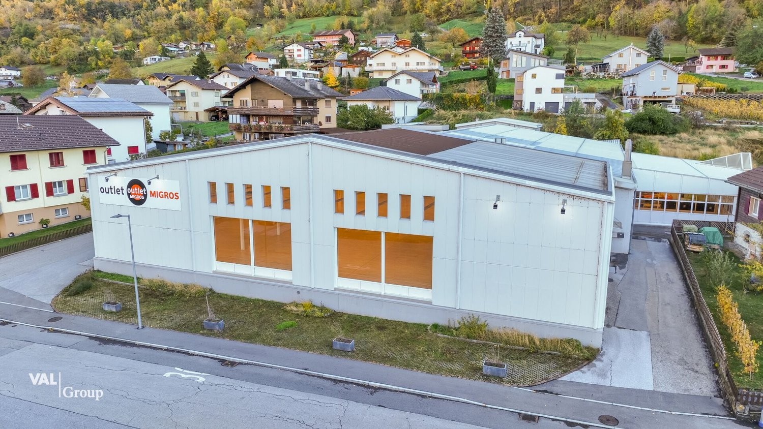 1190m² commercial